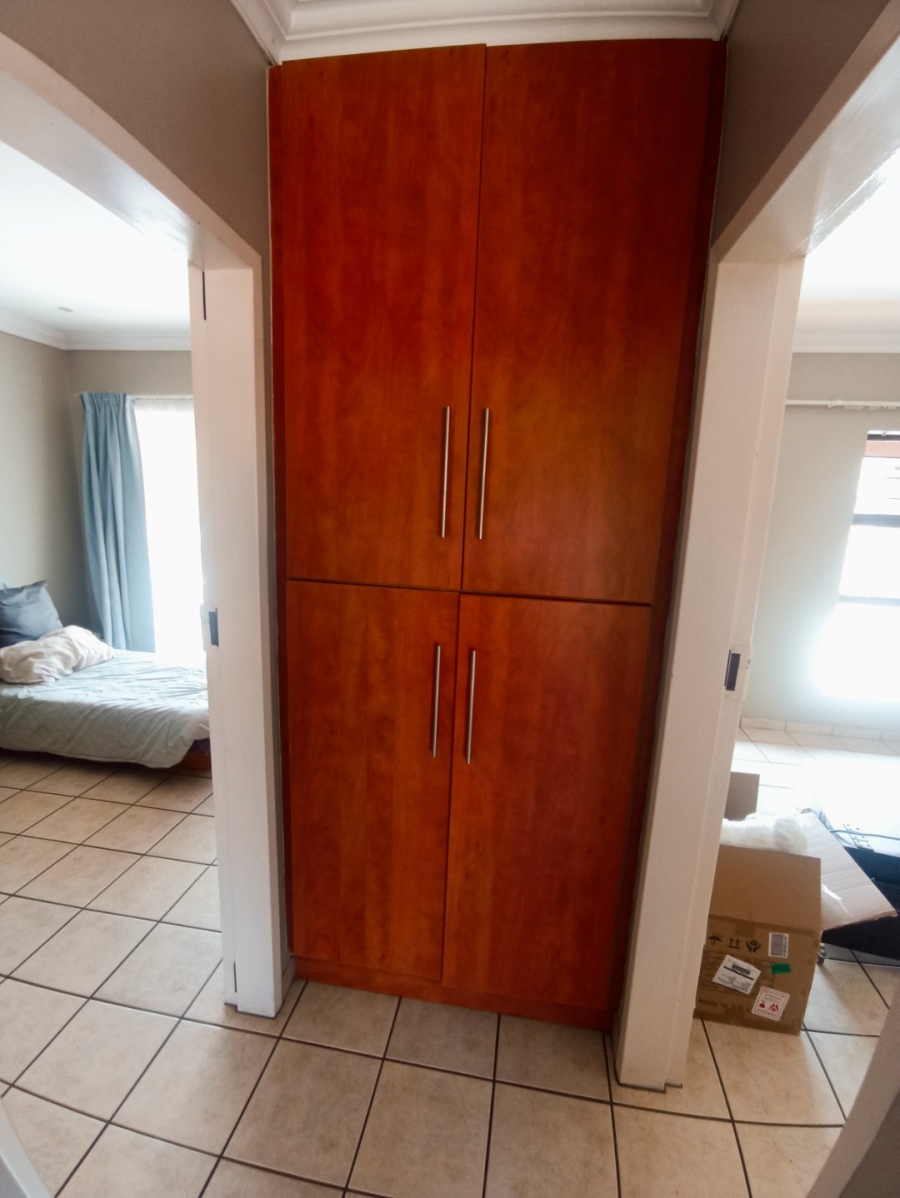 To Let 2 Bedroom Property for Rent in Bult South North West